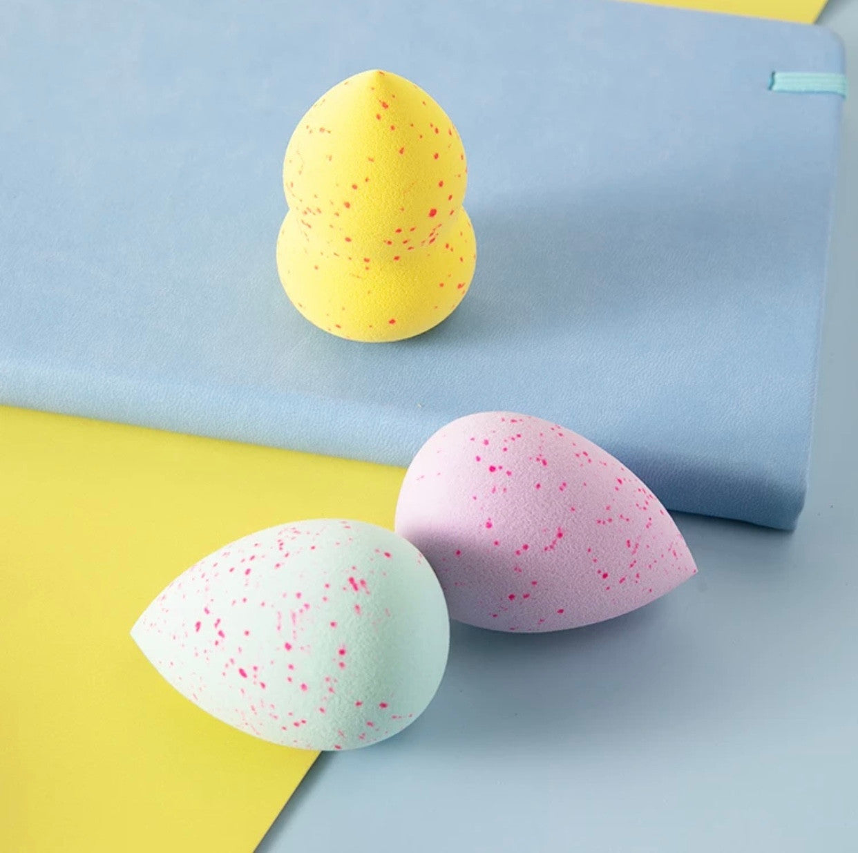Golden Glow Makeup Sponges With Storage Container